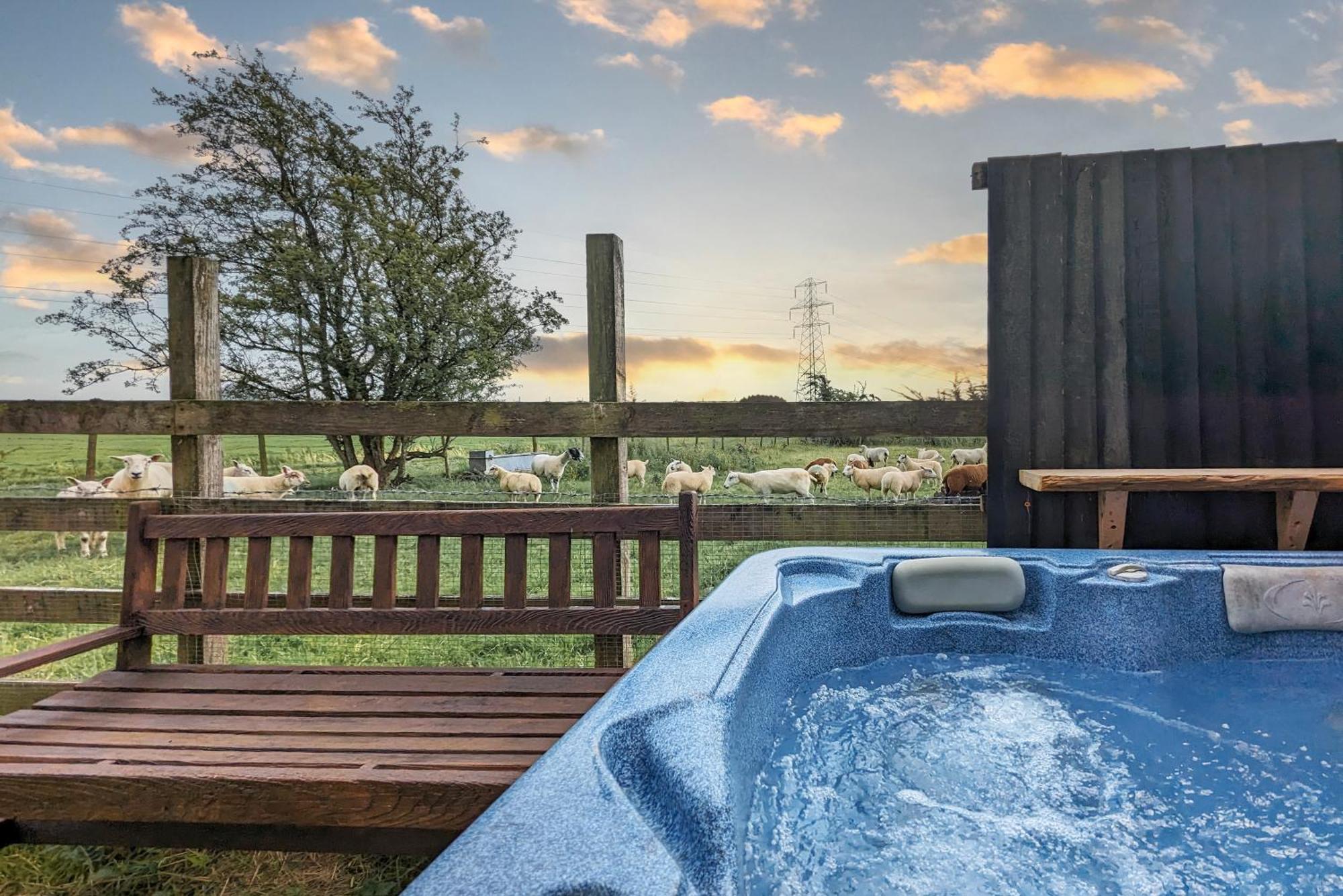 The Gilpin Farmhouse, District Getaway Holiday home *
